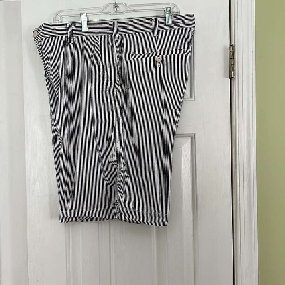 Men’s Old Navy Striped Shorts.Sz-36.Worn once